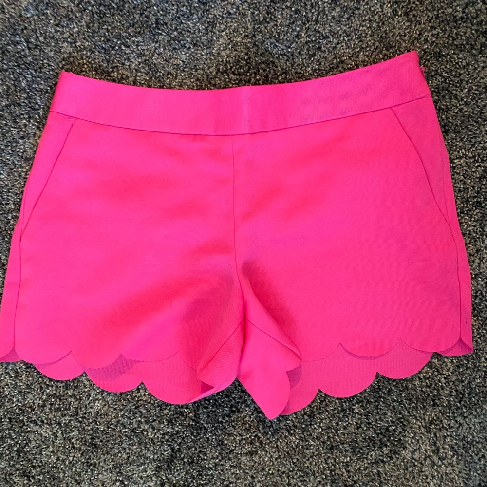 Scallop shorts